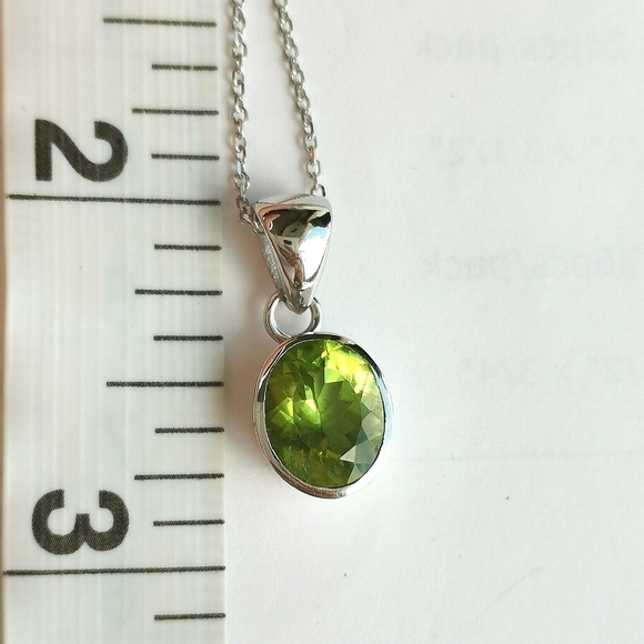 Peridot Sterling Silver Pendant Necklace Deep Cut Oval 🆕 - Picture 6 of 7
